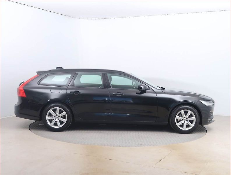 Volvo V90 (2017) D3, Automat, Serv.kniha, Kůže - fotka 6 z 15