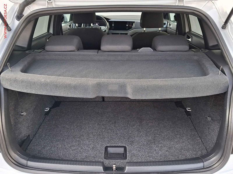 Volkswagen Polo (2019) 1.5 TSi, R-Line, DSG, panor - fotka 7 z 11