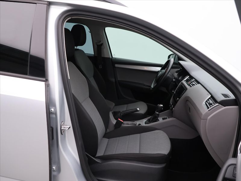Škoda Octavia 2,0 TDI 110kW DSG Navi DPH - fotka 11 z 26