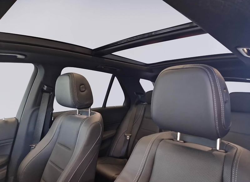 Mercedes-Benz GLE 450 4M AMG Premium Pano Venti - fotka 9 z 15