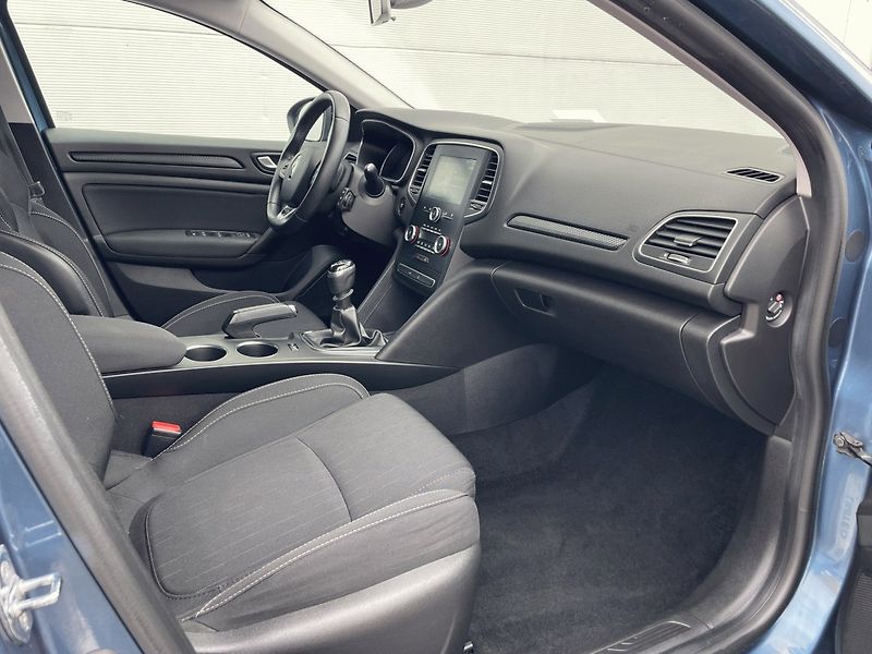 Renault Mégane (2019) Grandt. LIMITED 1,3TCe 140k - fotka 7 z 20