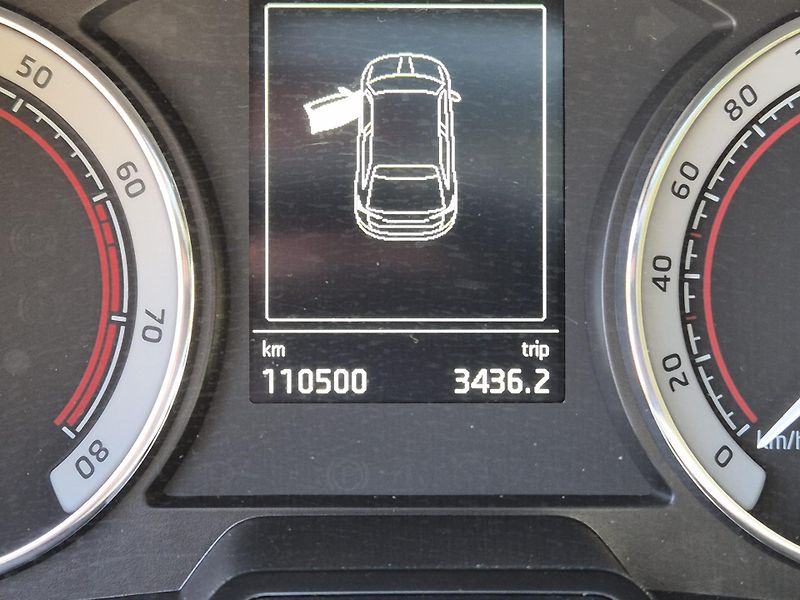 Škoda Scala (2023) 1.5 TSI MONTE CARLO MAN6  - fotka 13 z 35