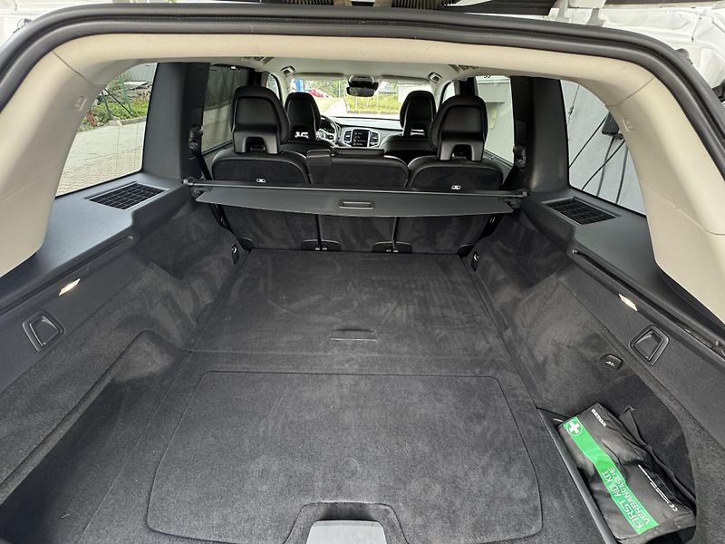 Volvo XC90 B5 (nafta) AWD // TZ // 1. maj - fotka 28 z 49