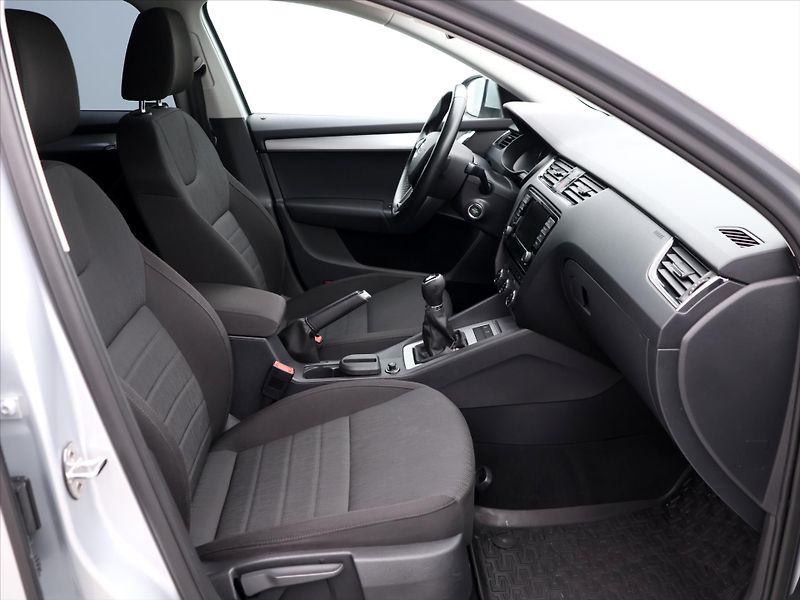 Škoda Octavia 2,0 TDI 110kW Style CZ - fotka 11 z 29