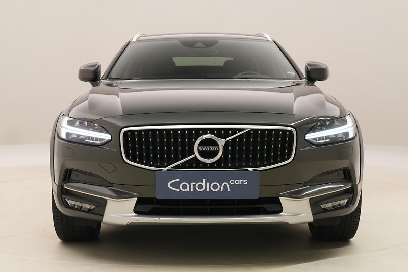 Volvo V90 CC D5 AWD MOMENTUM AUT CZ - fotka 15 z 44