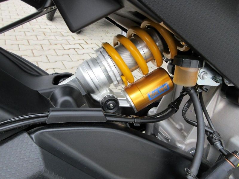 Aprilia (2026) Tuono 660 Factory e5+ - fotka 10 z 13