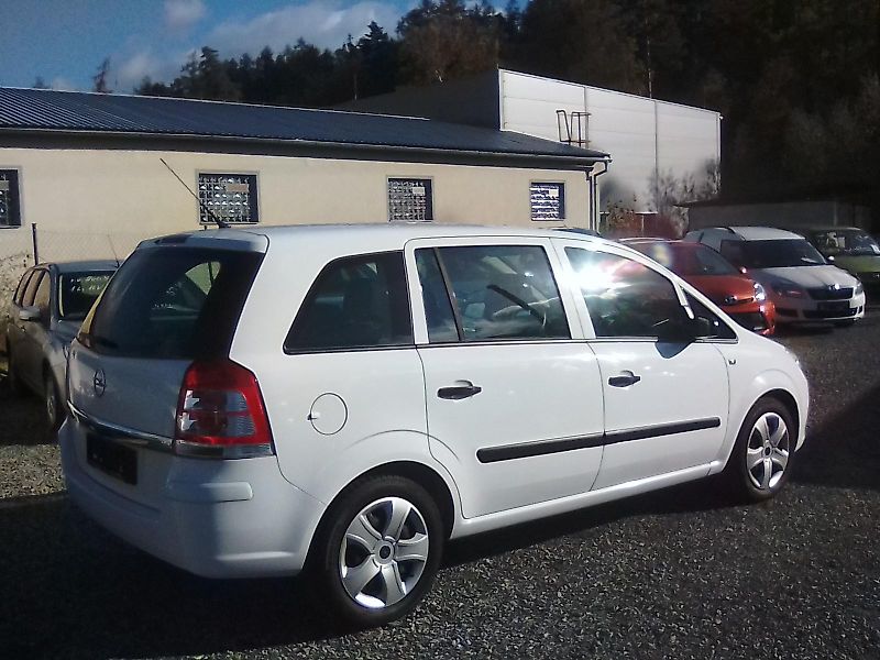 Opel Zafira (2009) 1.6i 16V, 7míst, 2.majitel - fotka 5 z 29