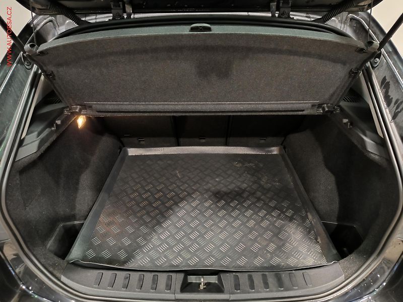 BMW X1 (2010) 2.0d xDrive20d, Navi, bixen - fotka 7 z 16