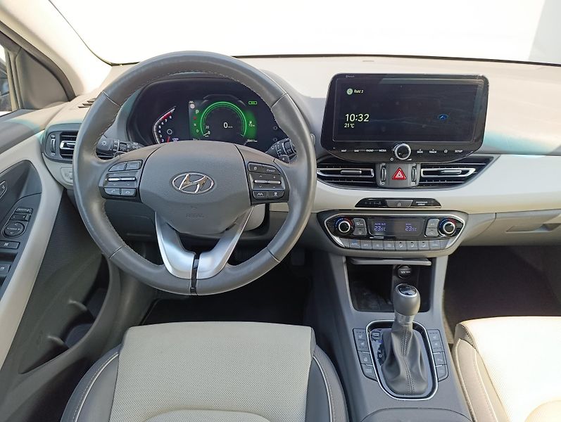 Hyundai i30 1.5T-GDI HEV DCT PREMIUM ČR  - fotka 21 z 37
