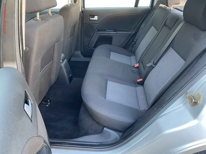 Ford Mondeo (2002) 1.8 i, AC - fotka 10 z 15