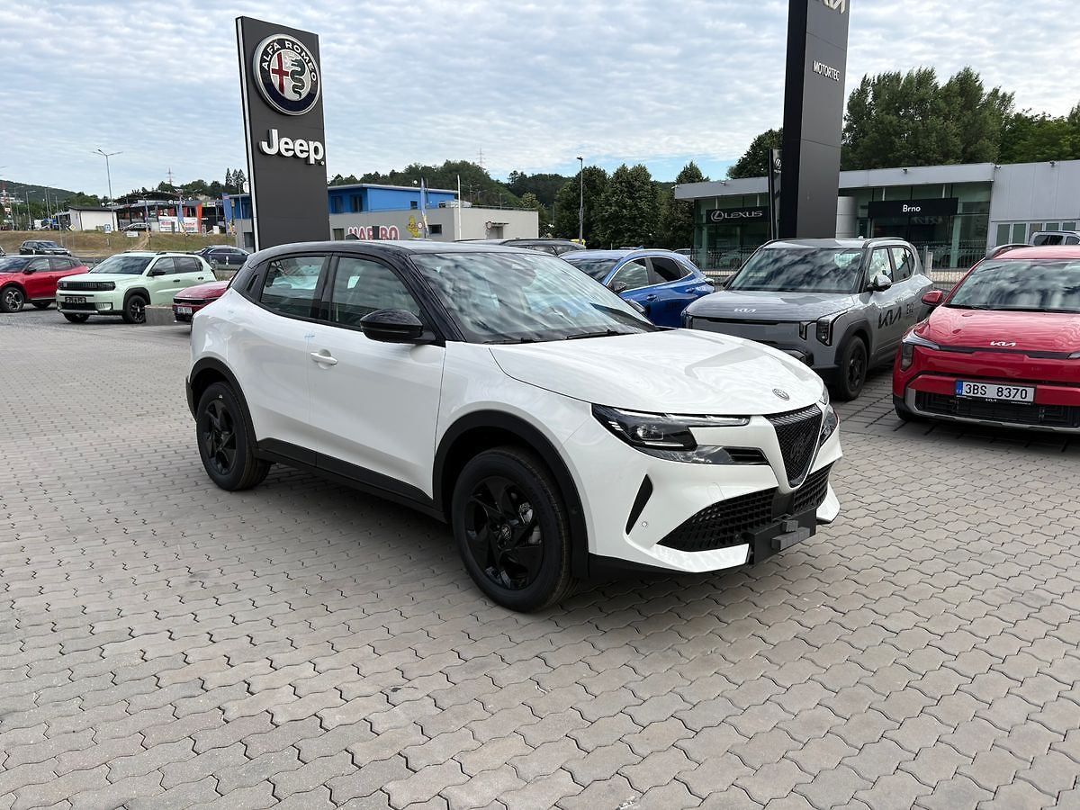 Alfa Romeo Junior 1.2 Turbo Hybrid 145k eDCT6