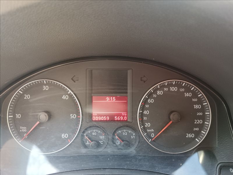 Volkswagen Golf 2,0 TDi - fotka 17 z 18