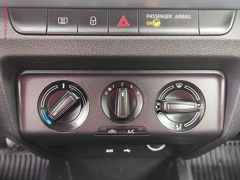 Škoda Fabia (2015) 1.2 TSi, 1.maj,ČR, Ambition - fotka 13 z 17