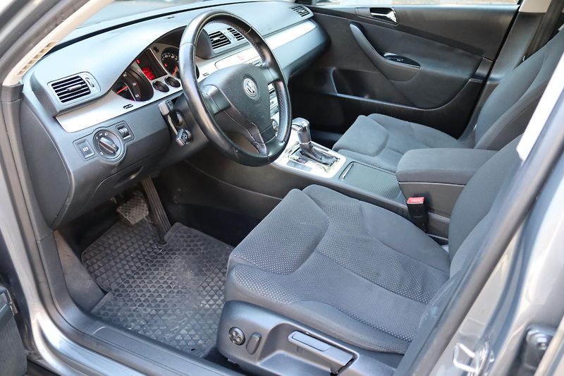 Volkswagen Passat VARIANT 2.0TDI DSG 103kW - fotka 22 z 50