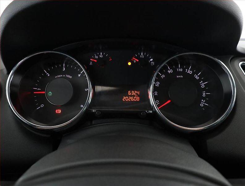 Peugeot 5008 (2014) 2.0 HDI, 7 míst, Serv.kniha - fotka 8 z 16