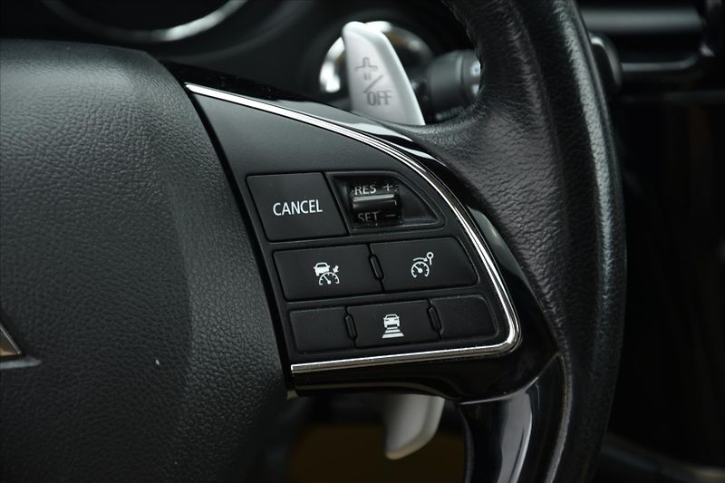 Mitsubishi Outlander 2.2 DI-D 4WD A/T 7-MÍST ČR - fotka 20 z 33