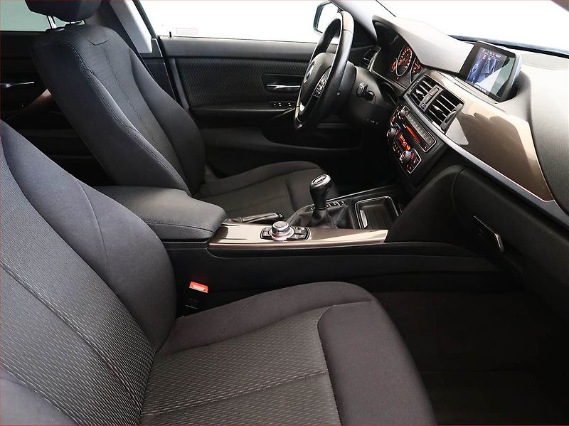 BMW Řada 4 (2014) 420i xDrive, 4X4, Navi - fotka 9 z 18