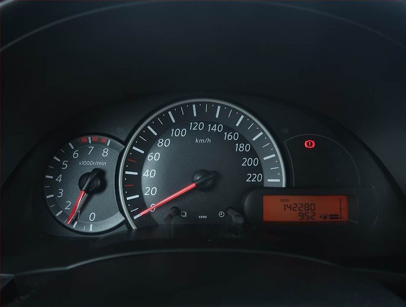 Nissan Micra (2011) 1.2 16V, po STK, servisované - fotka 11 z 15