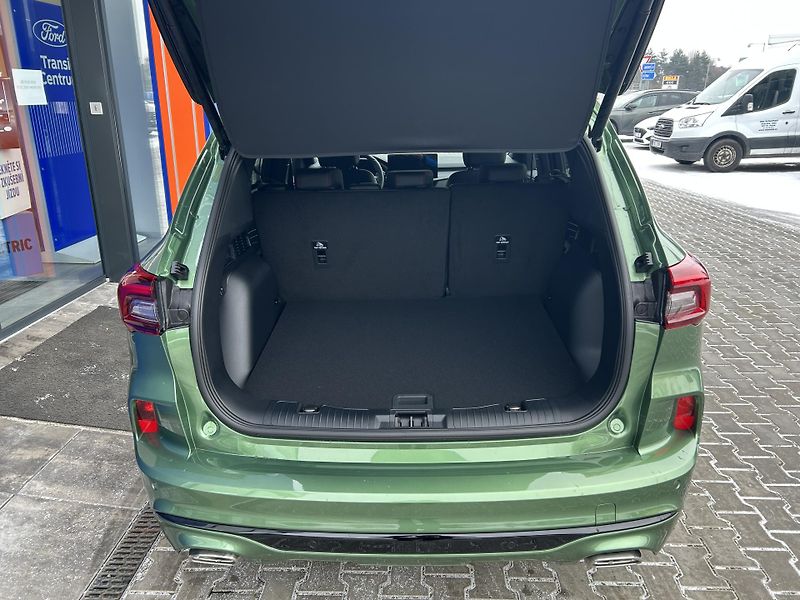 Ford Kuga 2.5Hybrid PHEV 134kW ST-Line X - fotka 9 z 37