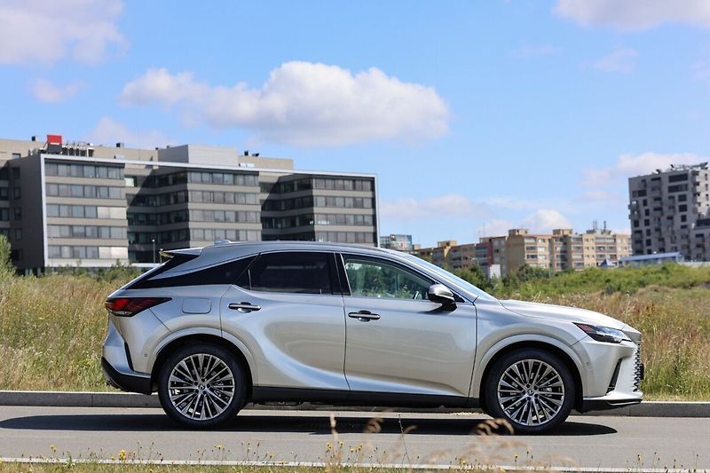 Lexus RX 450h plus 450H+ 2,5 PHEV LUXURY, TAŽNÉ Z - fotka 3 z 33