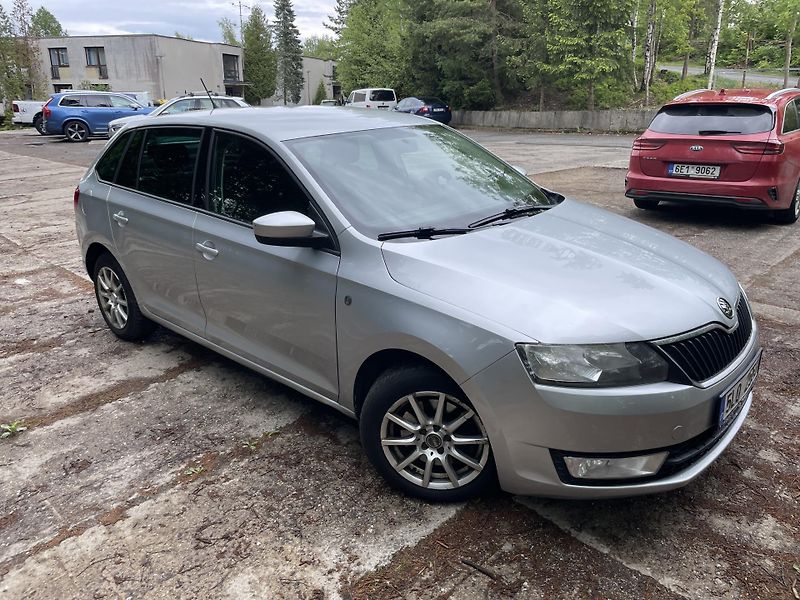 Škoda Rapid (2015) Spaceback 1.6 TDI 66kw - fotka 2 z 17