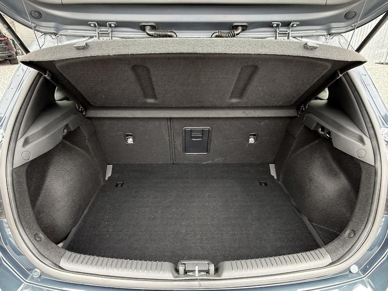 Hyundai i30 1,5 T-GDI DCT Smart Automat ČR - fotka 12 z 40