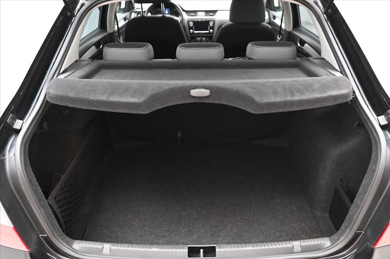 Škoda Rapid 1,0 TSI 70kW Ambition Plus Zár - fotka 10 z 28