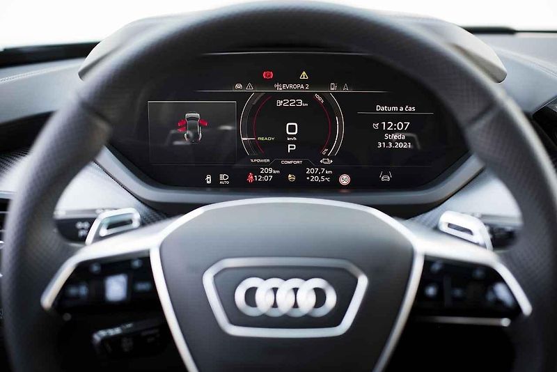 Jízdní vlastnosti nového elektromobilu Audi jsou skvělé