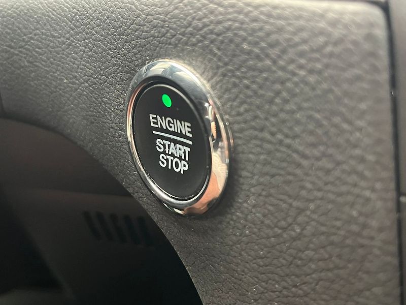 Ford S-MAX 2.5 Duratec HEV LED - fotka 60 z 64