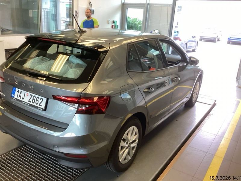 Škoda Fabia Selection 1,0 TSI 70kW MT5/Z66 - fotka 3 z 8
