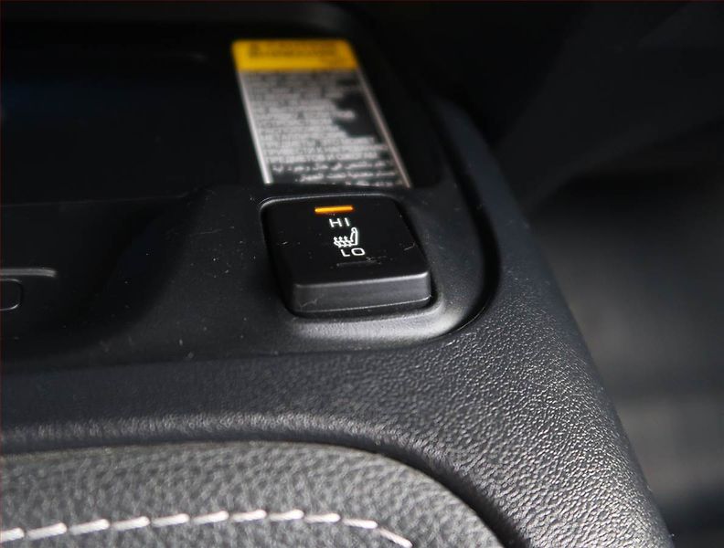 Toyota Corolla (2021) 2.0 Hybrid - fotka 19 z 27
