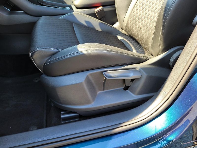 Škoda Karoq 2.0 TDi 110kW DSG 4x4 STYLE+ - fotka 30 z 49