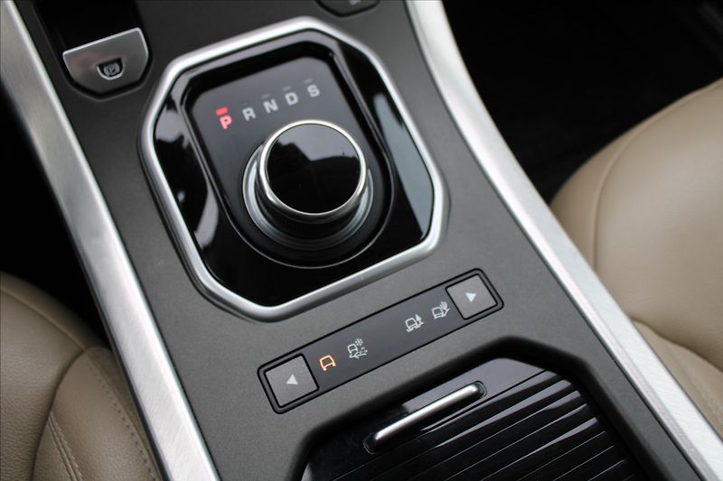 Land Rover Range Rover Evoque 2,0 SD4  ČR,1.MAJ,4x4,AUTOMAT - fotka 15 z 40