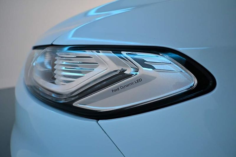 Ford Mondeo (2022) 2.0 LED ACC SONY Tažné TITANIU - fotka 32 z 43