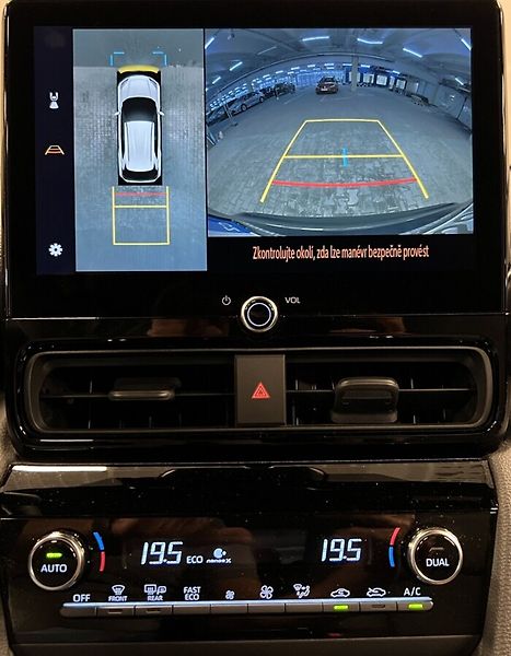 Toyota Yaris Cross 1.5 Hybrid AT EXECUTIVE TECH V - fotka 6 z 19