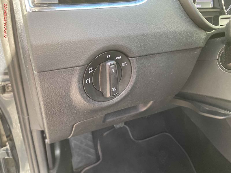 Škoda Octavia (2018) 1.4 TSi, Style, TZ, +kola - fotka 15 z 18