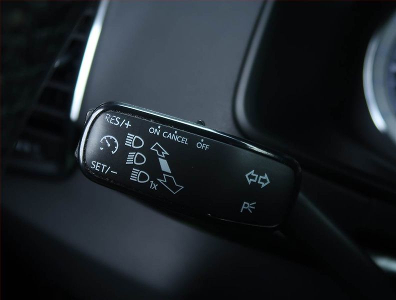 Škoda Karoq (2019) 2.0 TDI, 4X4, Tempomat - fotka 15 z 22
