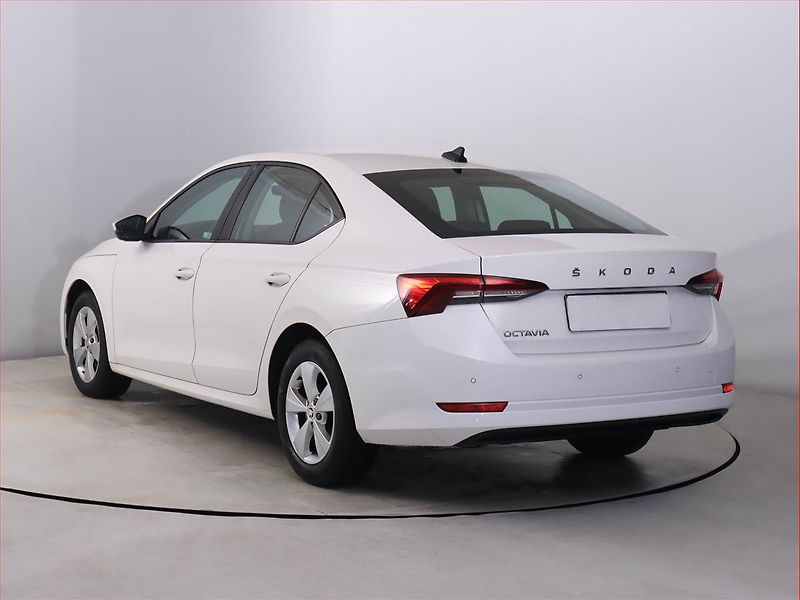 Škoda Octavia (2021) Ambition 1.5 TSI, Tempomat - fotka 4 z 20