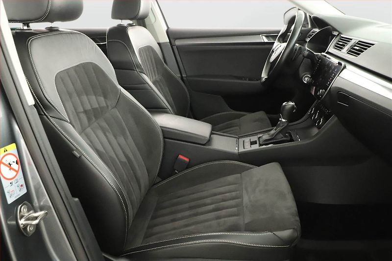 Škoda Superb (2022) Style 2.0 TDI - fotka 9 z 20