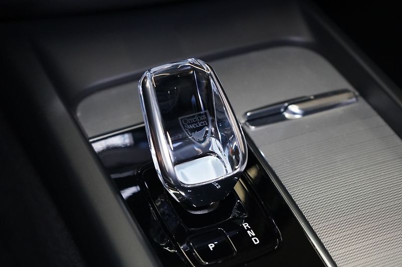 Volvo XC60 B5 Plus Black Edition, 360° - fotka 35 z 44