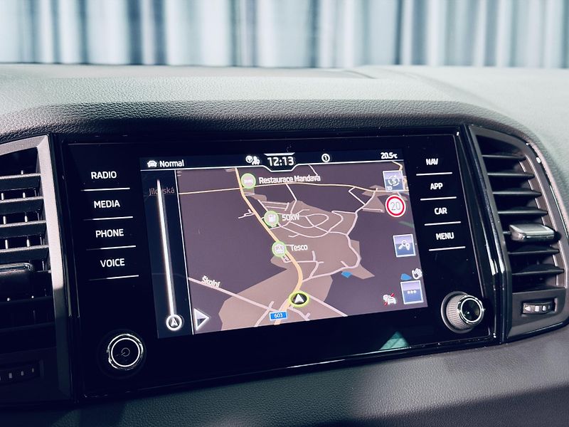 Škoda Karoq (2025) 1.5TSI*SPORT*360*5.LET.ZÁR - fotka 26 z 42