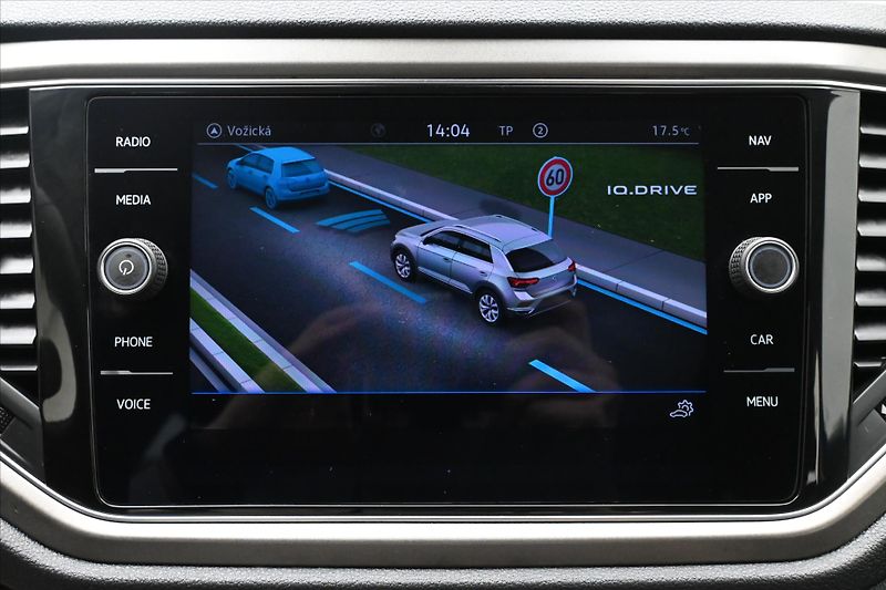 Volkswagen T-Roc 1,5 TSI 110 kW DSG Navi Záruka - fotka 19 z 30