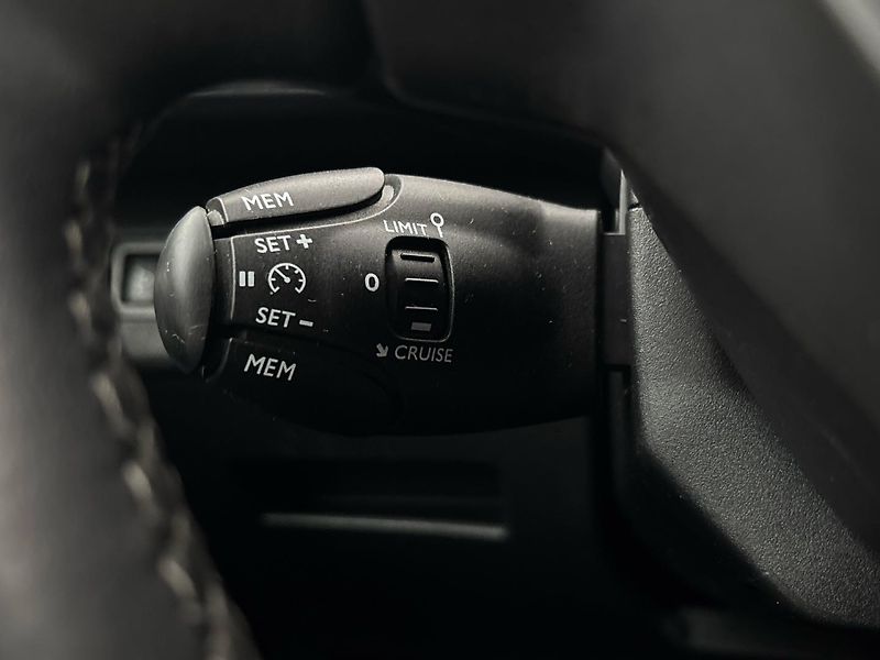 Peugeot 5008 Active, 7 míst - fotka 23 z 56