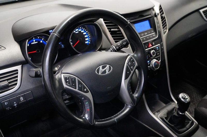 Hyundai i30 - fotka 6 z 6