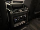 Land Rover Defender (2026) OCTA BLACK AWD AUT - náhled 74