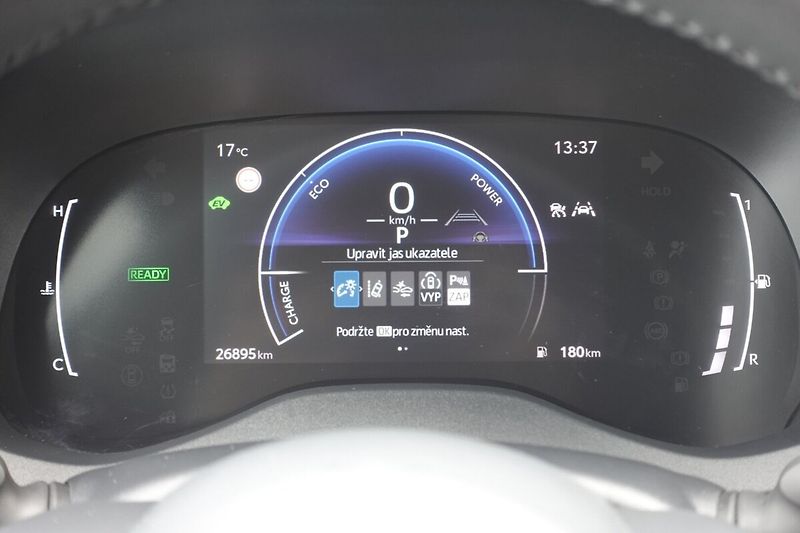 Toyota Yaris Cross 1,5 HEV Style - fotka 26 z 33