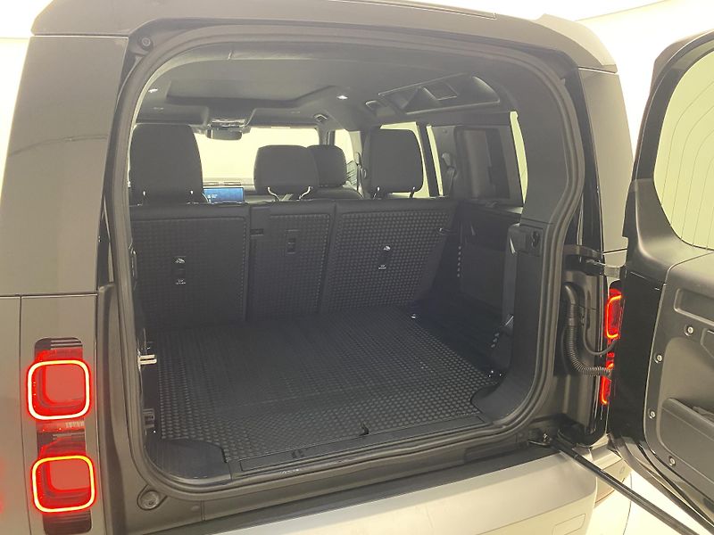 Land Rover Defender 110 D200 S AWD AUT CZ 1.maj. - fotka 6 z 47