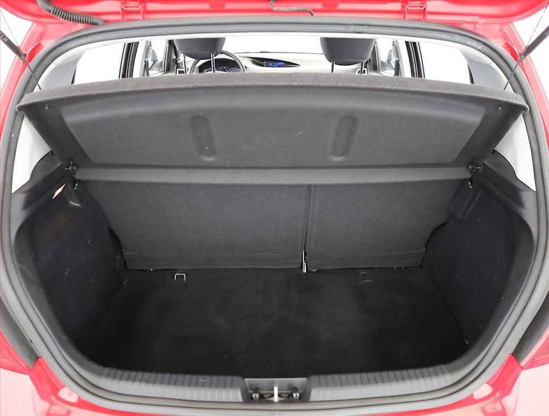 Hyundai i20 (2010) 1.2, jezdí výborně - fotka 15 z 15