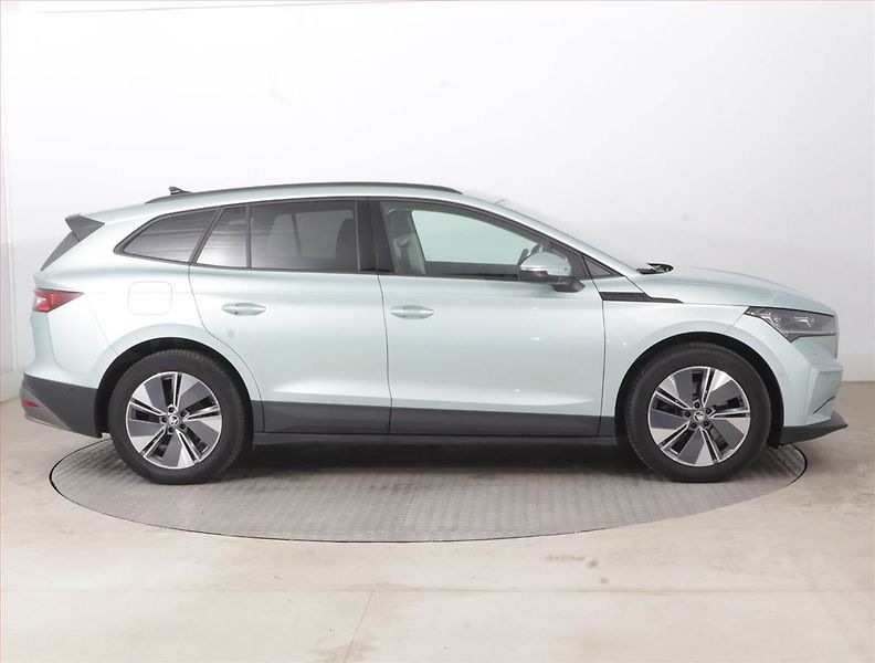 Škoda Enyaq (2022) iV 60 (62 kWh), SoH 92% - fotka 6 z 18