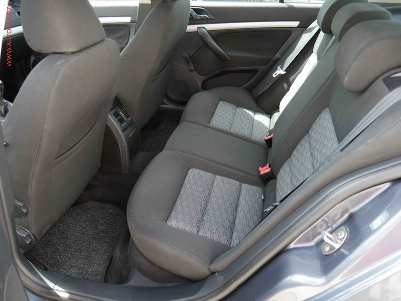 Škoda Octavia (2009) 1.4TSi, 1.maj, Ambiente - fotka 10 z 17